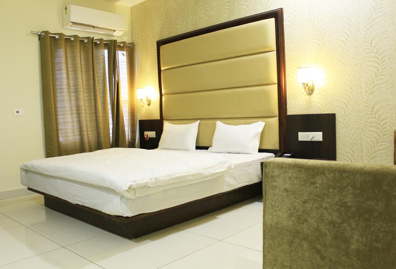 Roorkee Hotel Radiant Inn المظهر الخارجي الصورة
